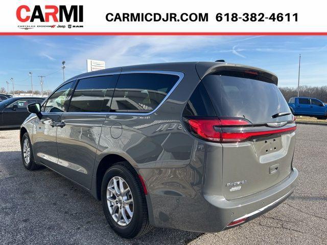 new 2025 Chrysler Pacifica car, priced at $47,815