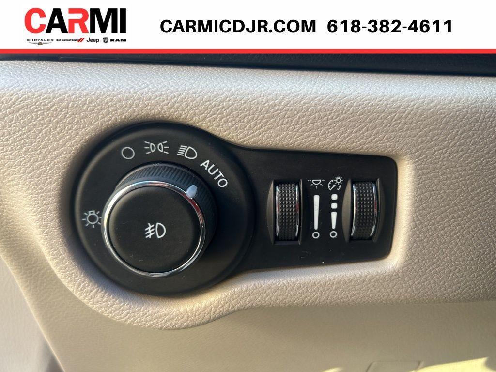 used 2024 Chrysler Pacifica car, priced at $29,995