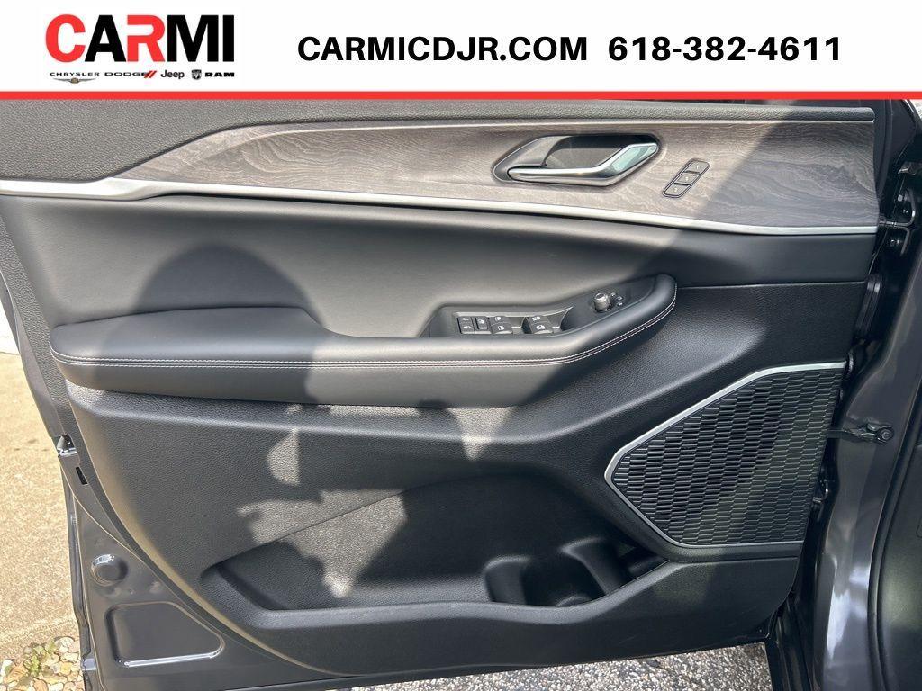 new 2026 Jeep Grand Cherokee car, priced at $47,511