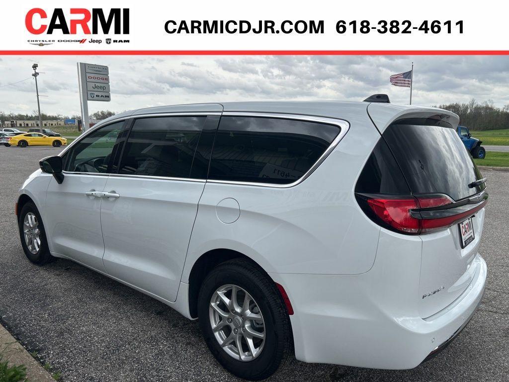 new 2026 Chrysler Pacifica car, priced at $40,078