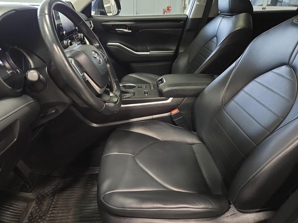 used 2022 Toyota Highlander Hybrid car, priced at $30,834