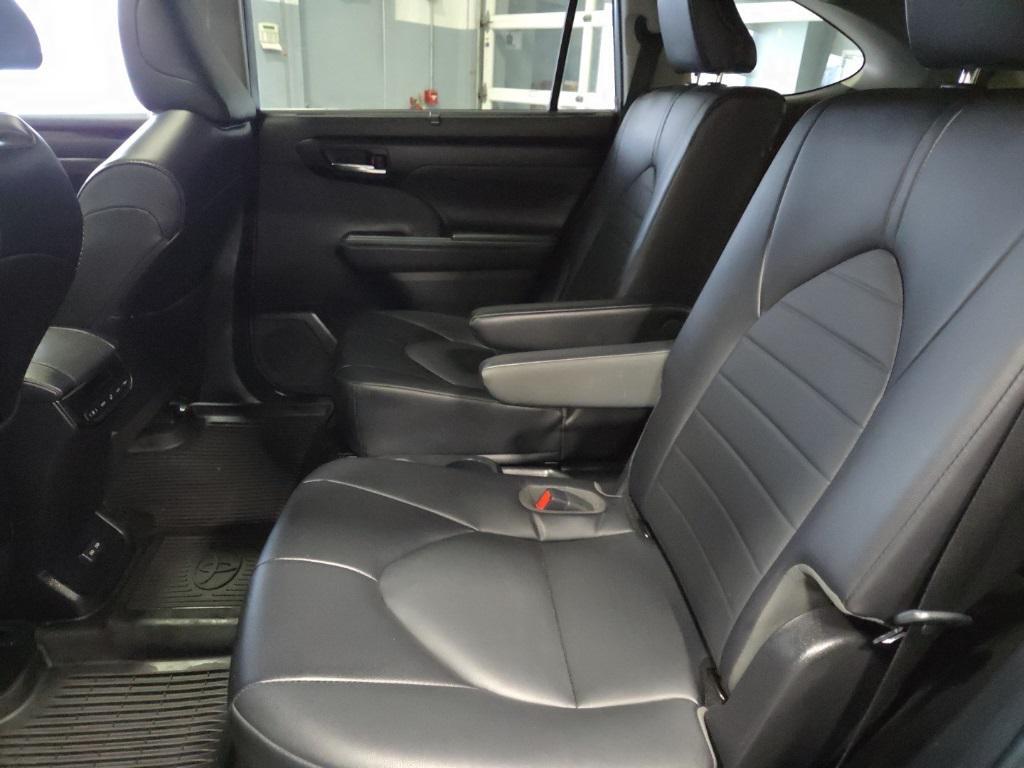 used 2022 Toyota Highlander Hybrid car, priced at $30,834