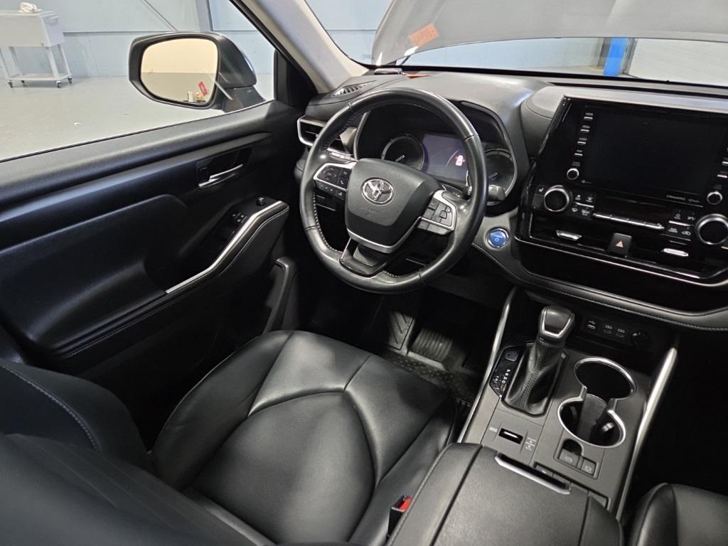 used 2022 Toyota Highlander Hybrid car, priced at $30,834