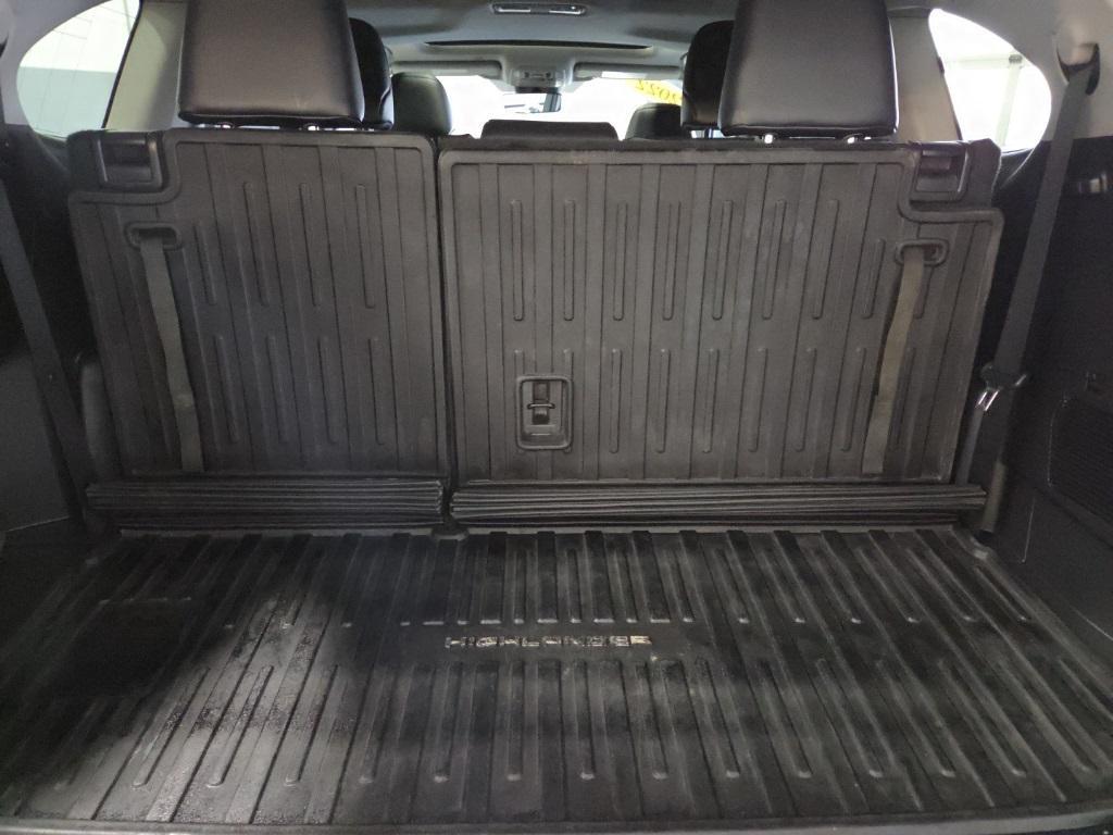 used 2022 Toyota Highlander Hybrid car, priced at $30,834