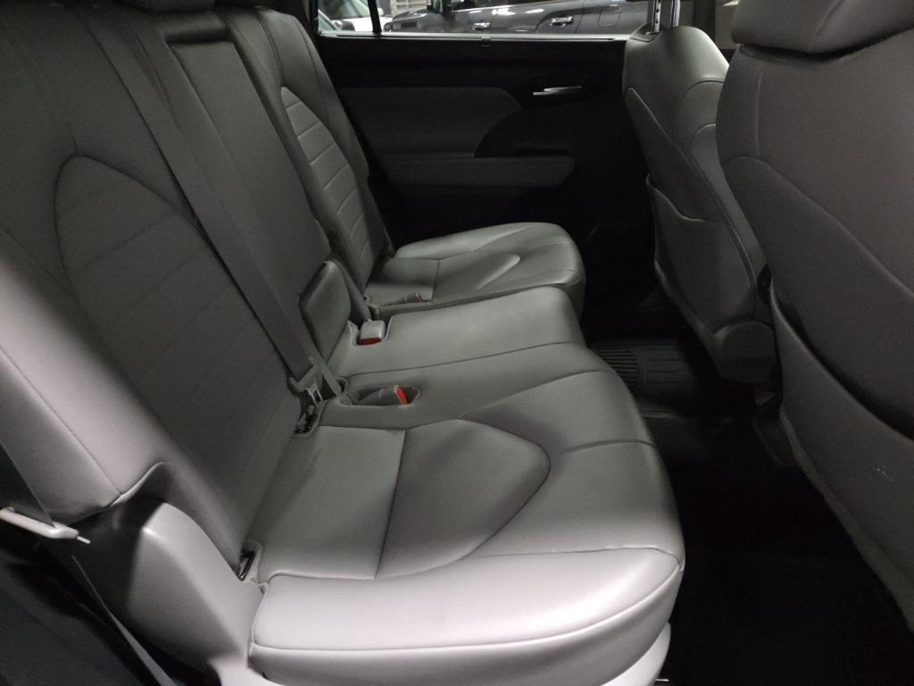 used 2023 Toyota Highlander car, priced at $31,300