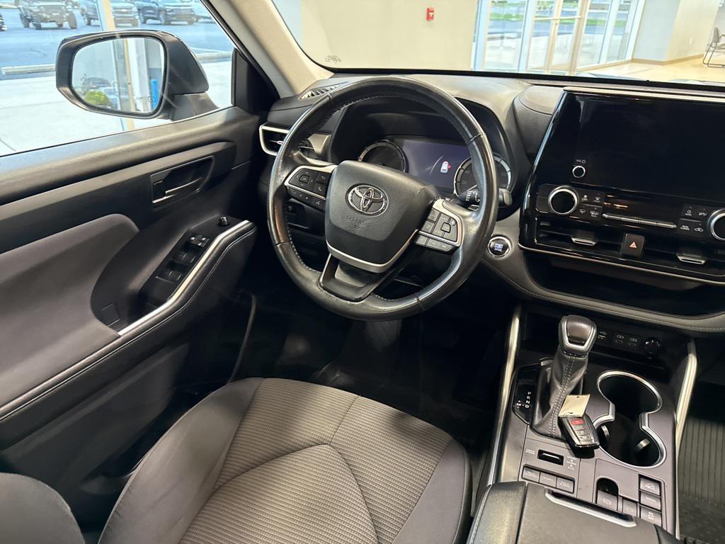 used 2023 Toyota Highlander car, priced at $30,685