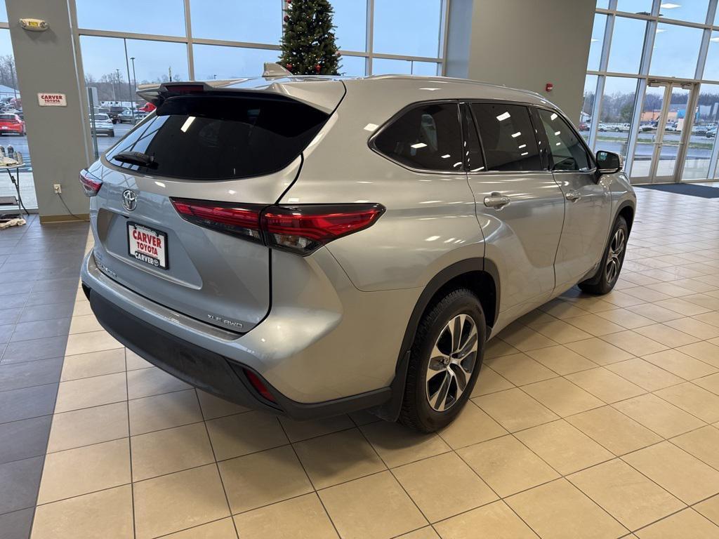used 2020 Toyota Highlander car, priced at $23,429