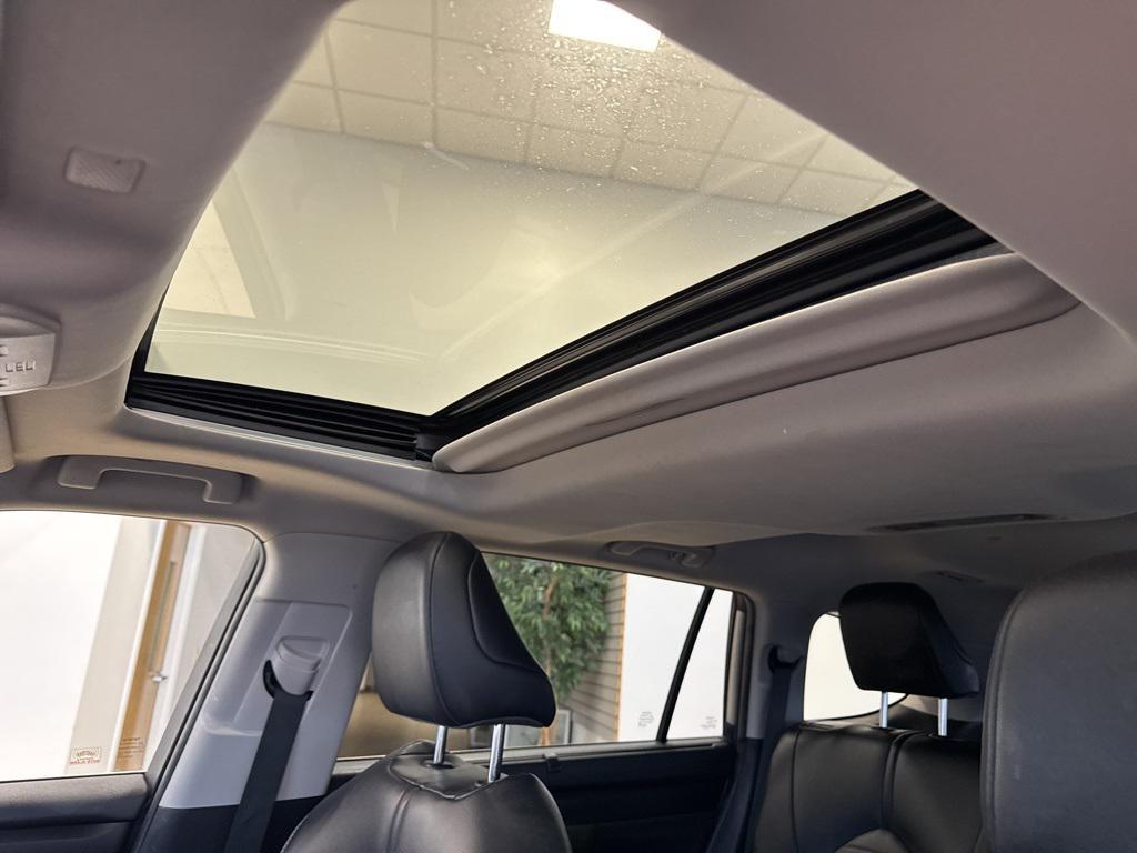 used 2020 Toyota Highlander car, priced at $23,429