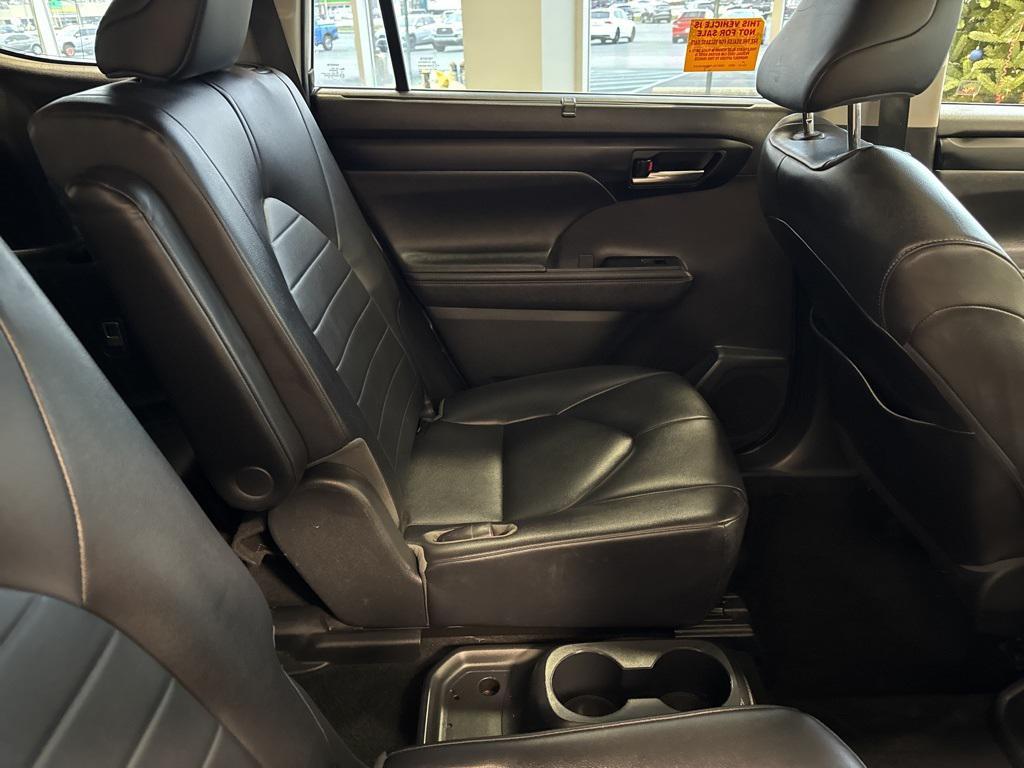 used 2020 Toyota Highlander car, priced at $23,429
