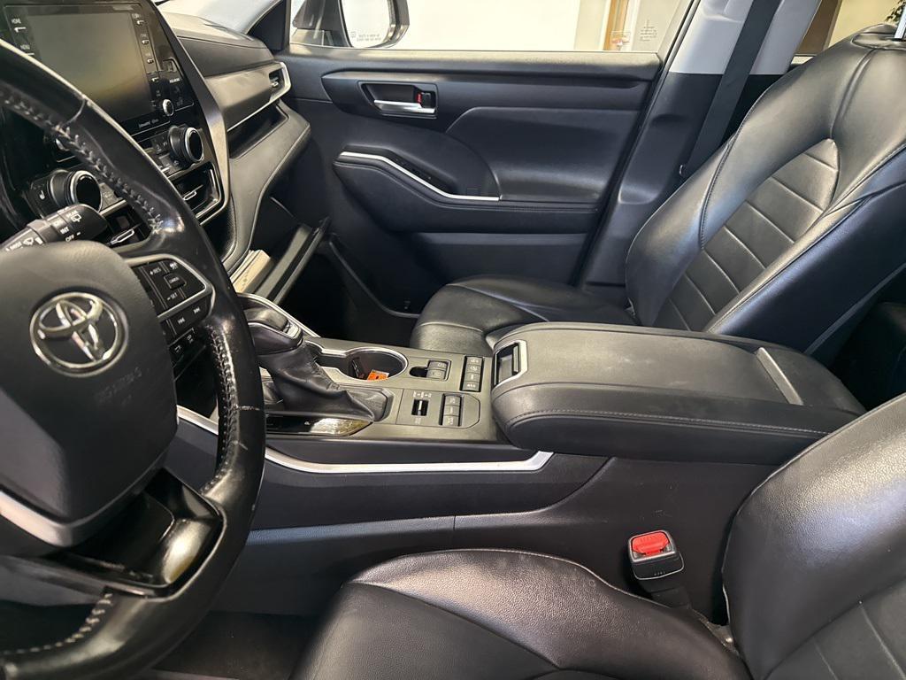 used 2020 Toyota Highlander car, priced at $23,429