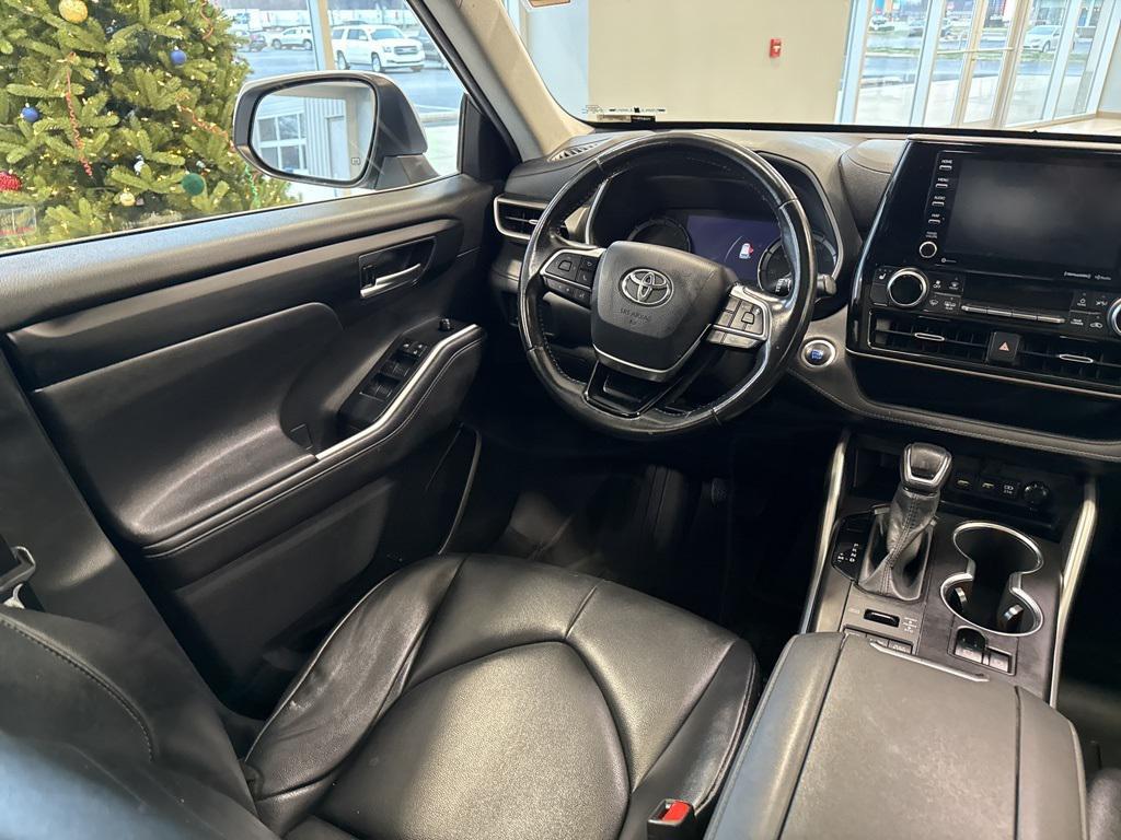 used 2020 Toyota Highlander car, priced at $23,429