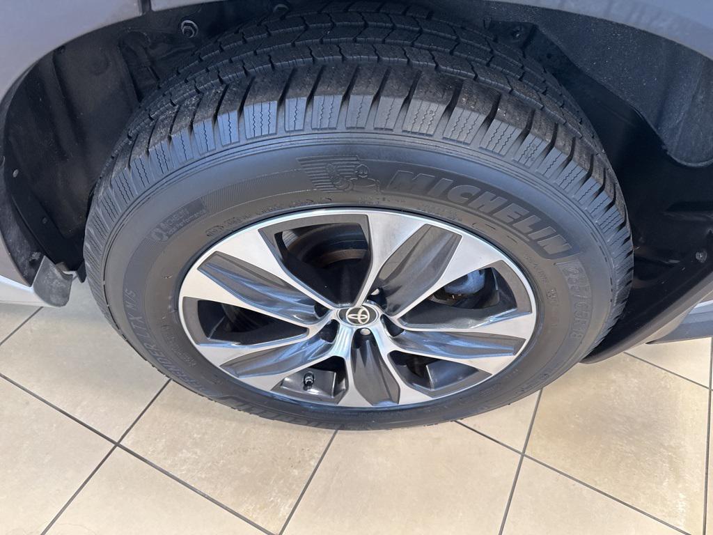 used 2020 Toyota Highlander car, priced at $23,429