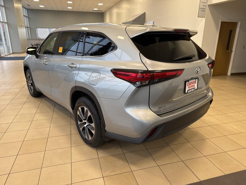 used 2020 Toyota Highlander car, priced at $23,429