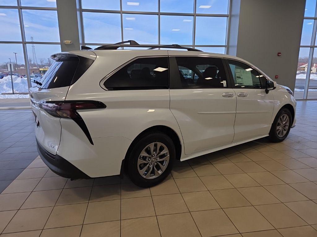 new 2026 Toyota Sienna car, priced at $51,099