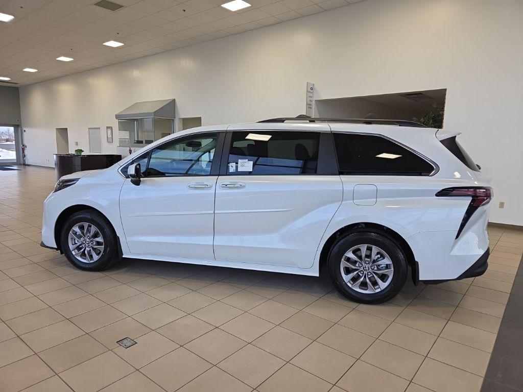 new 2026 Toyota Sienna car, priced at $51,099
