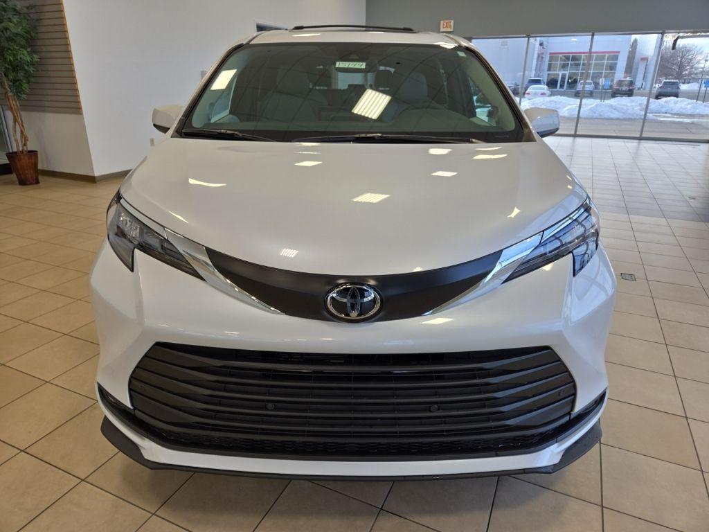 new 2026 Toyota Sienna car, priced at $51,099