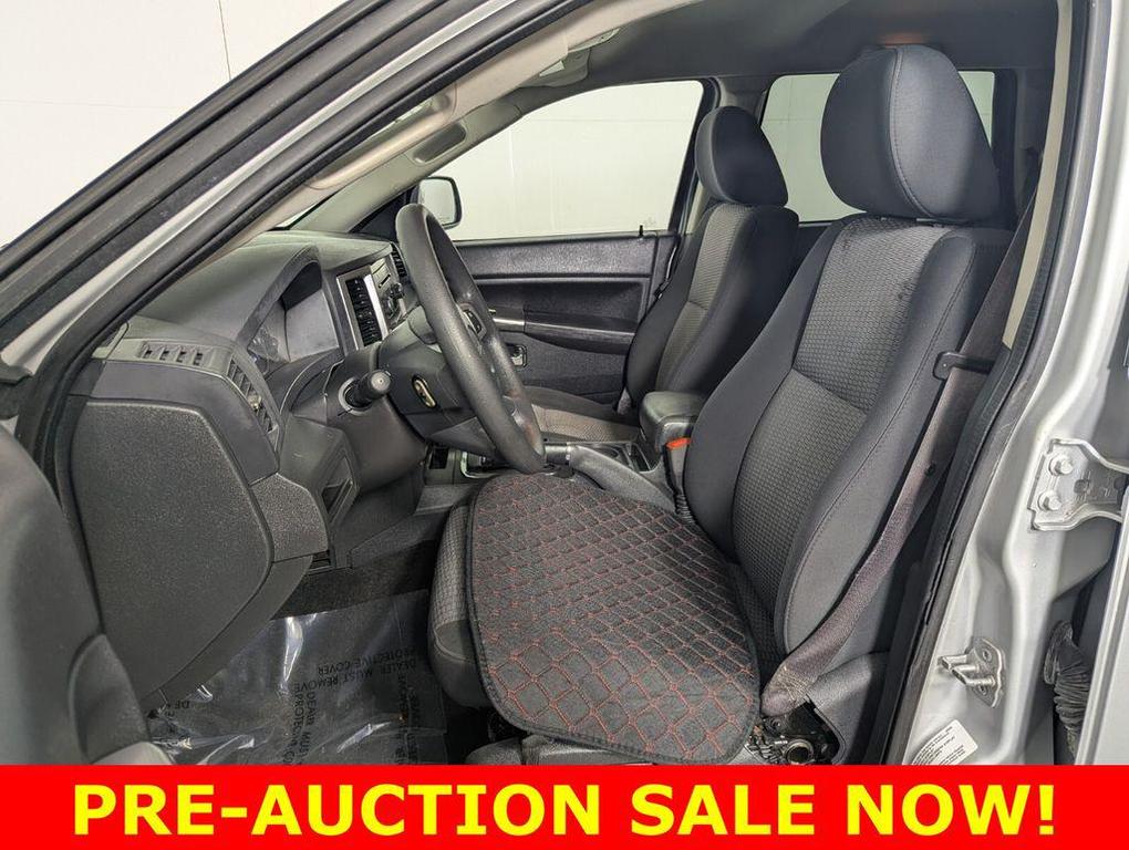 used 2010 Jeep Grand Cherokee car, priced at $3,995