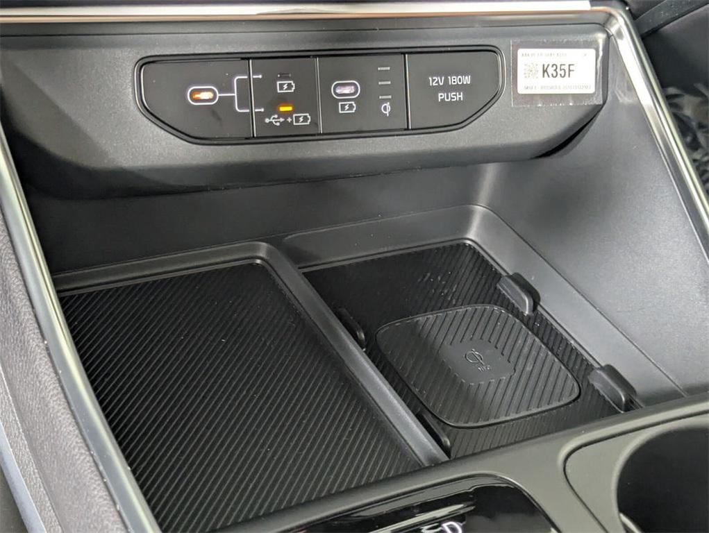 new 2026 Kia Carnival Hybrid car, priced at $52,625