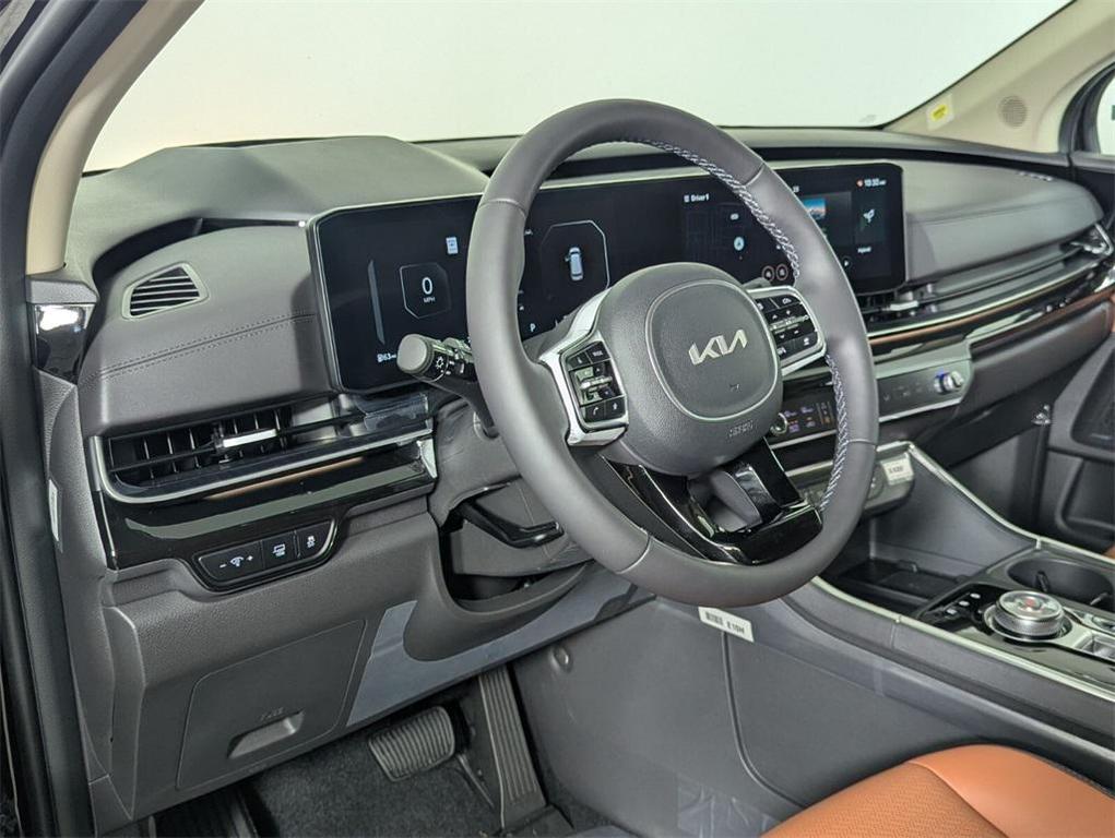 new 2026 Kia Carnival Hybrid car, priced at $52,625