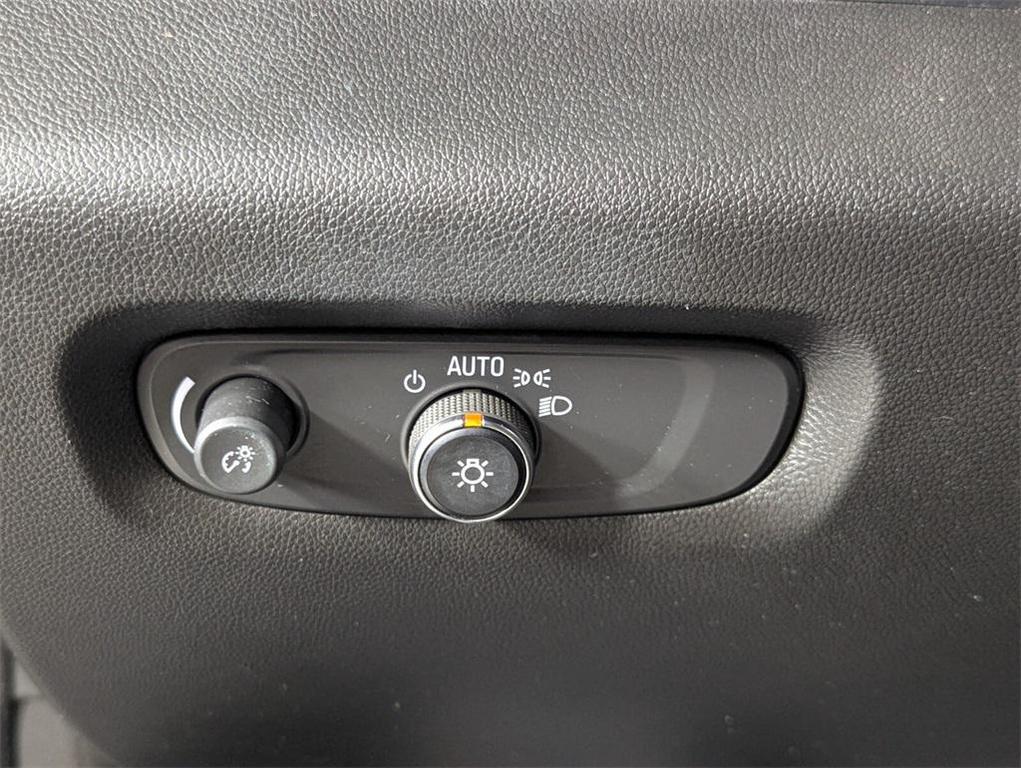 used 2022 Chevrolet Traverse car, priced at $18,991