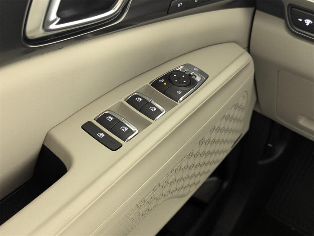 new 2026 Kia Carnival Hybrid car, priced at $53,381