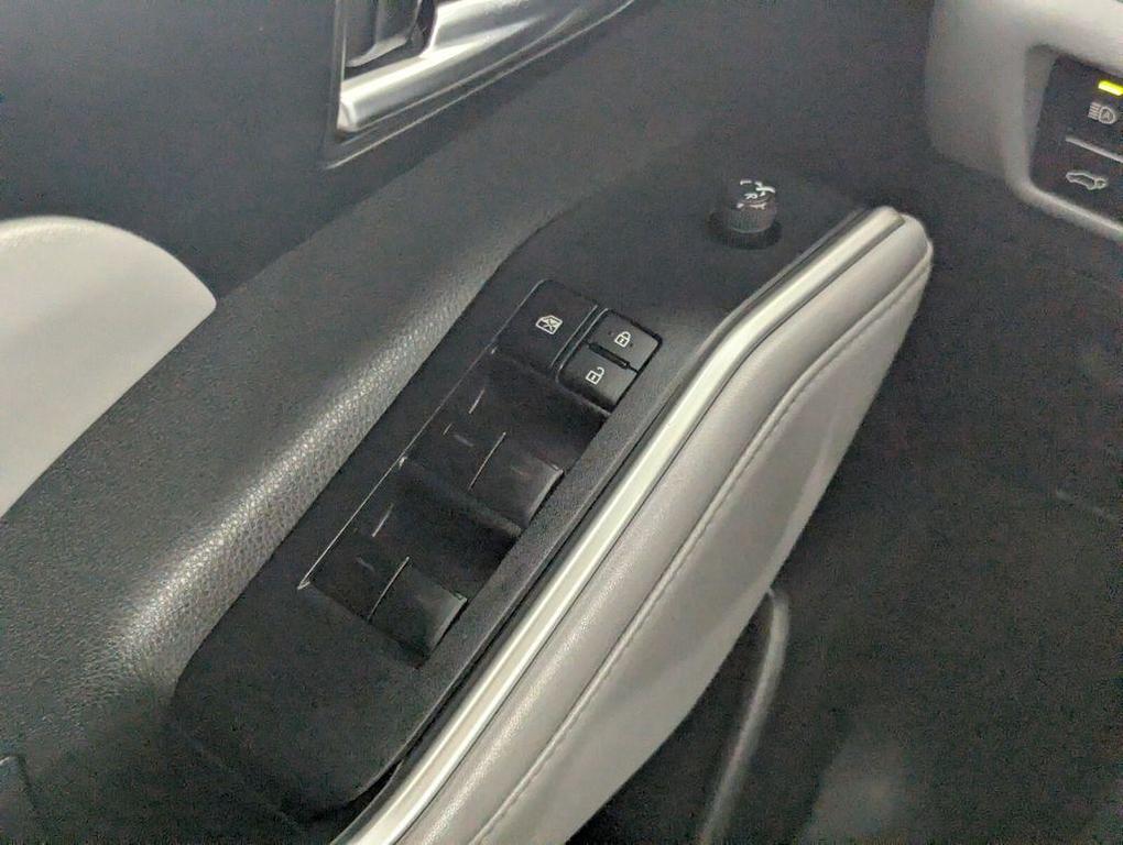 used 2022 Toyota Highlander car, priced at $34,995