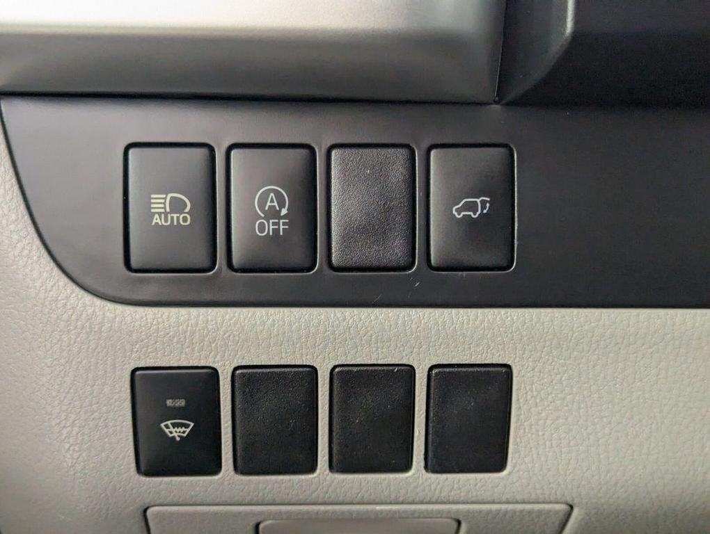 used 2019 Toyota Highlander car, priced at $21,875