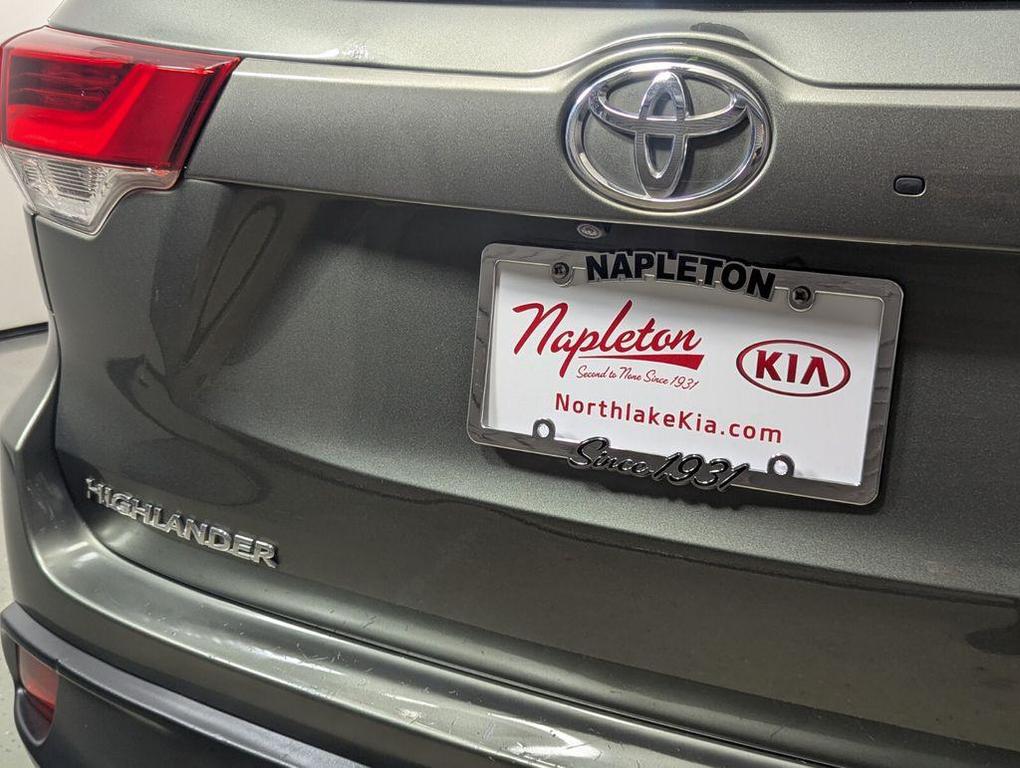 used 2019 Toyota Highlander car, priced at $21,875