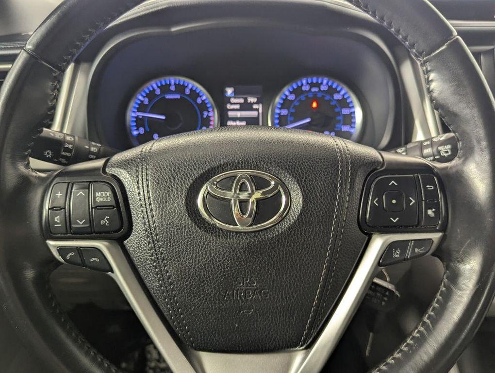 used 2019 Toyota Highlander car, priced at $21,875