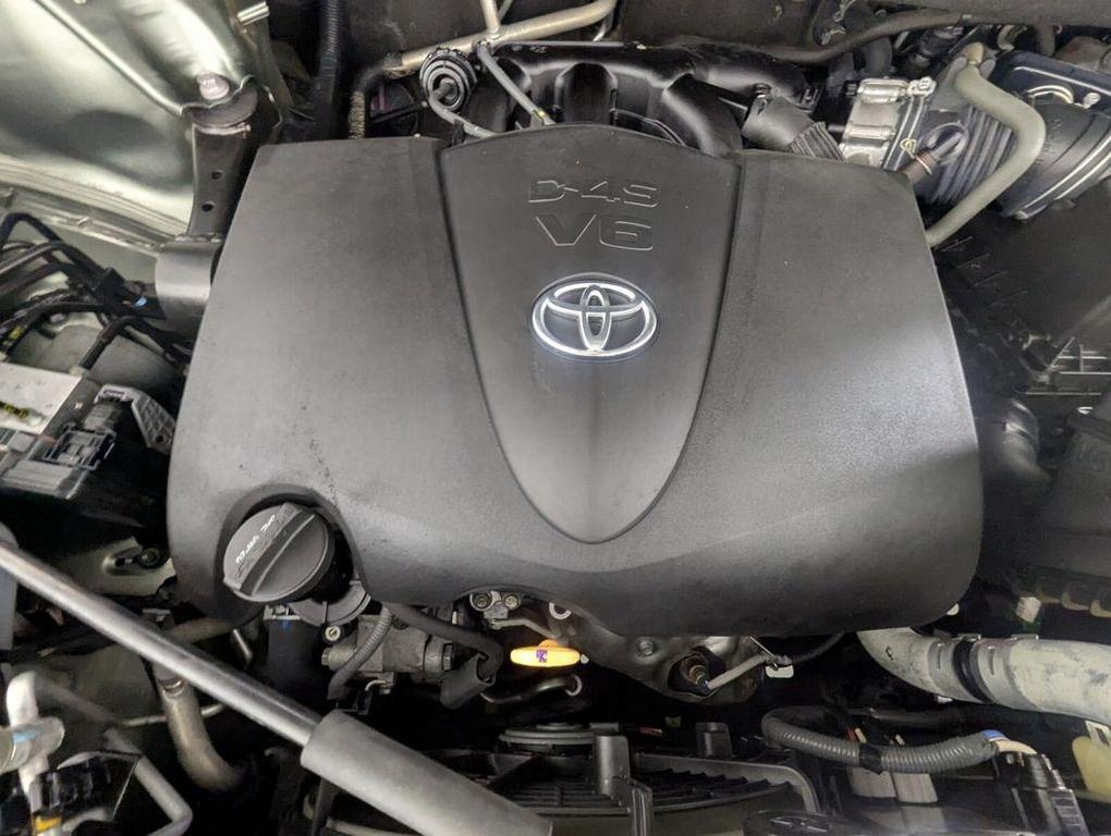 used 2019 Toyota Highlander car, priced at $21,875