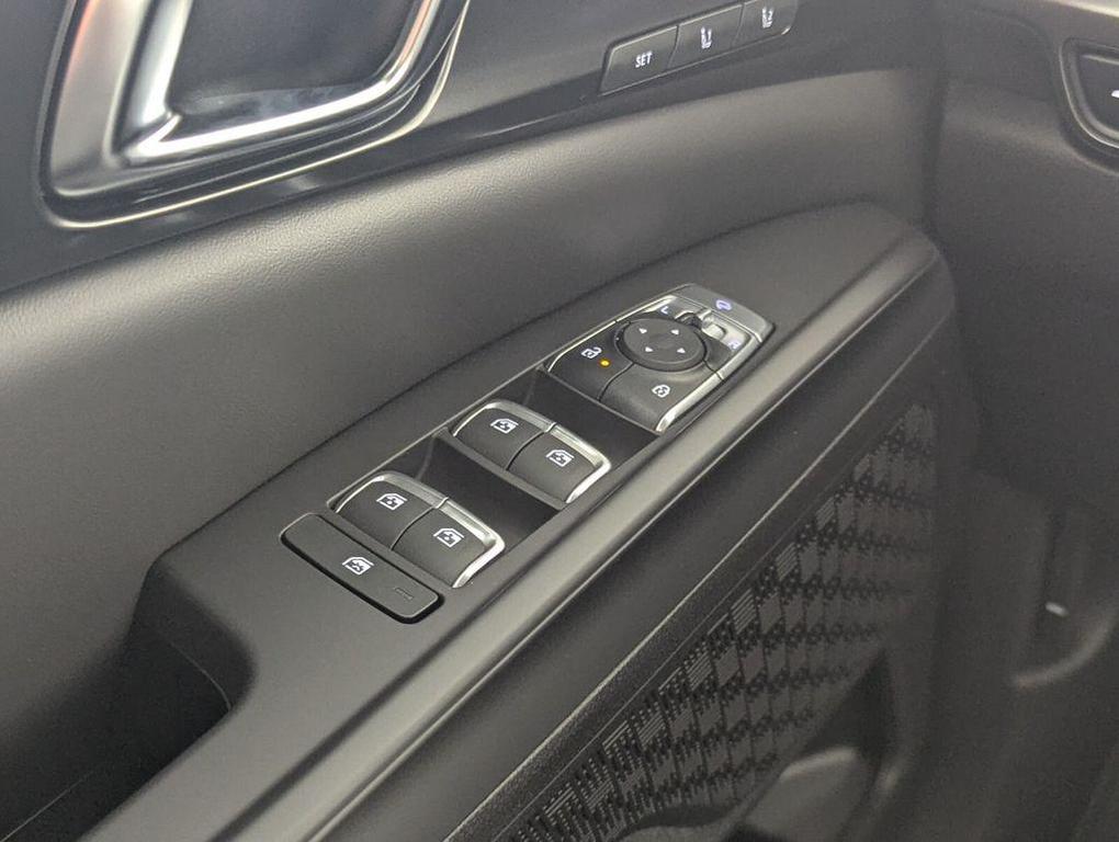 new 2026 Kia Carnival Hybrid car, priced at $47,681