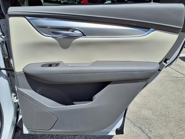 used 2020 Cadillac XT5 car, priced at $25,383