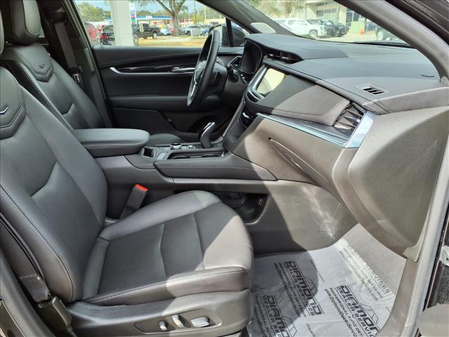 used 2025 Cadillac XT5 car, priced at $37,070