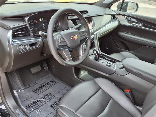 used 2025 Cadillac XT5 car, priced at $37,070