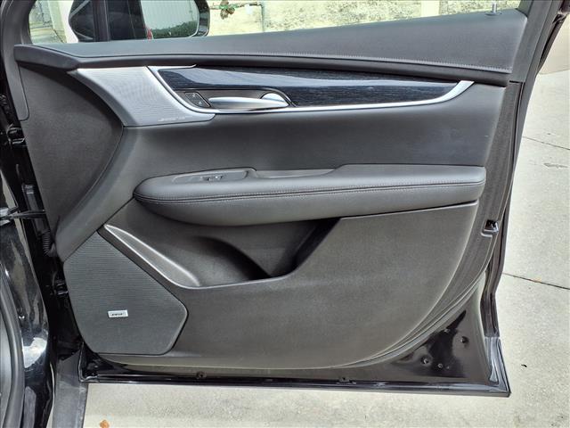 used 2025 Cadillac XT5 car, priced at $37,070