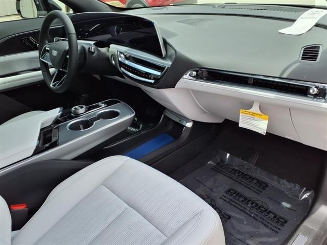 new 2025 Cadillac LYRIQ car, priced at $62,514