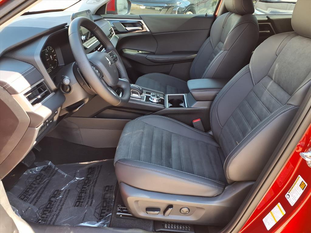 new 2025 Mitsubishi Outlander car, priced at $49,806