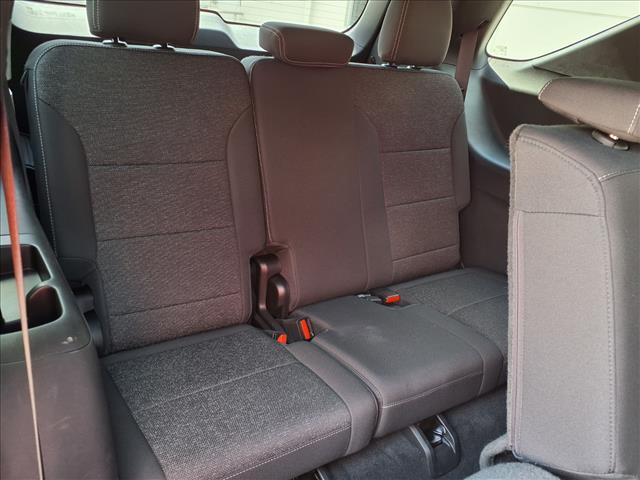 used 2024 Chevrolet Traverse car, priced at $32,998