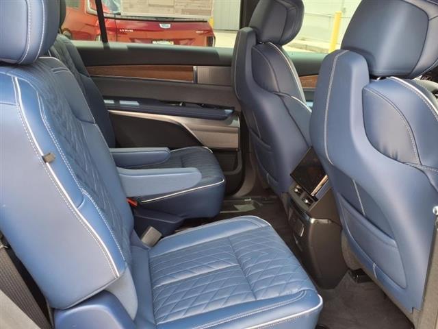 new 2026 Cadillac VISTIQ car, priced at $93,590