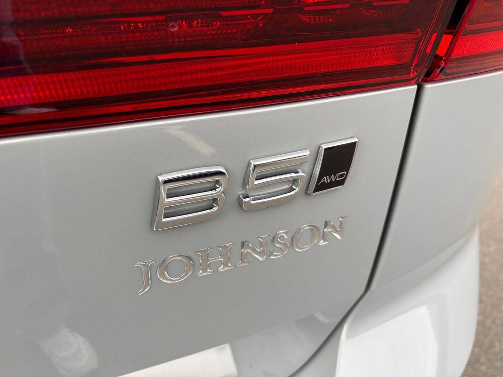 new 2026 Volvo XC60 car, priced at $55,985