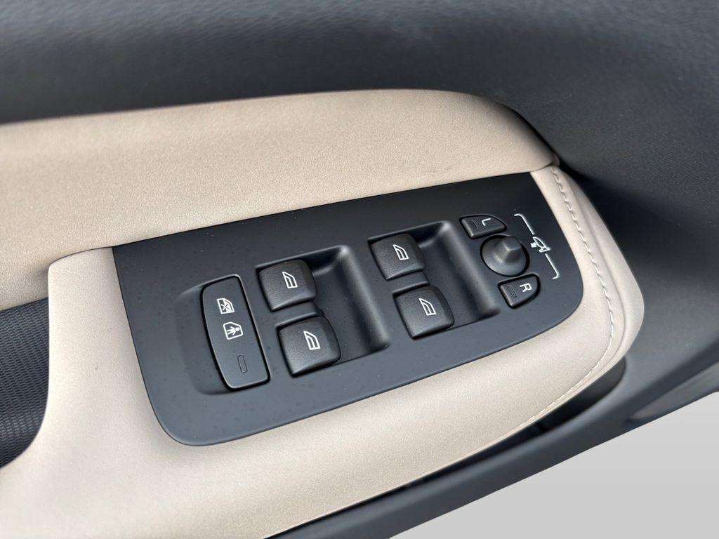 new 2026 Volvo XC60 car, priced at $56,785