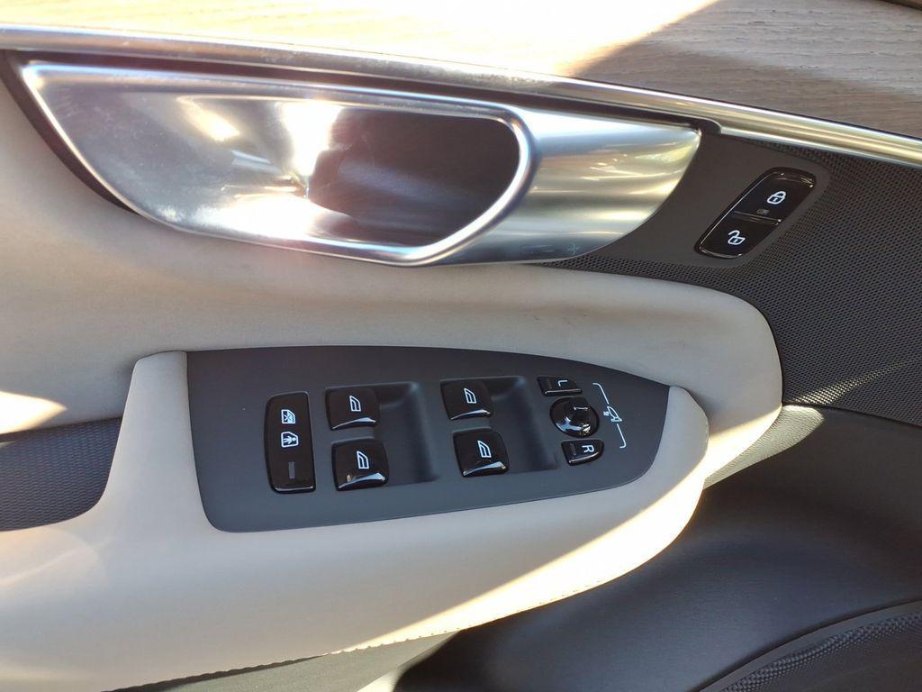 new 2026 Volvo XC90 Plug-In Hybrid car, priced at $79,375