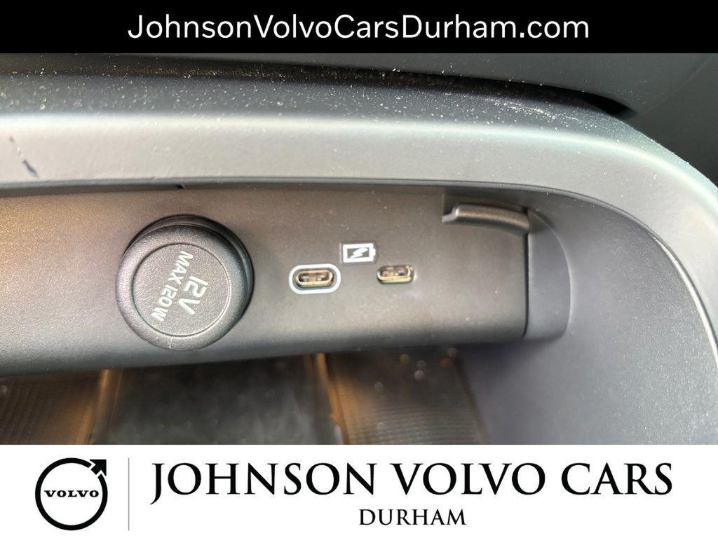 new 2025 Volvo XC40 car, priced at $34,984