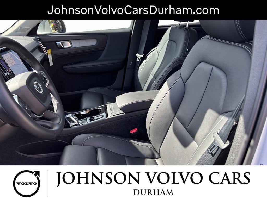 new 2025 Volvo XC40 car, priced at $34,984