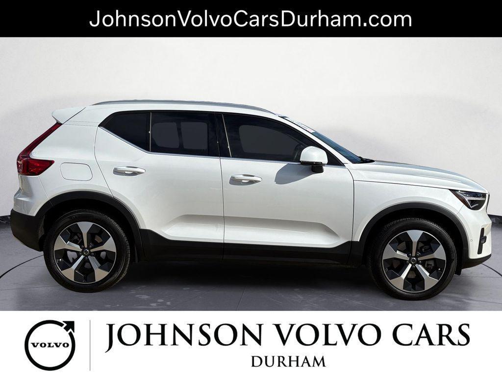 new 2025 Volvo XC40 car, priced at $34,984