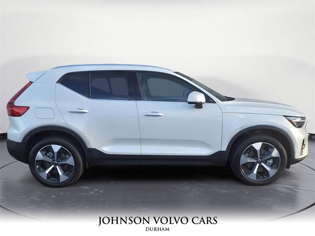 new 2025 Volvo XC40 car, priced at $34,984