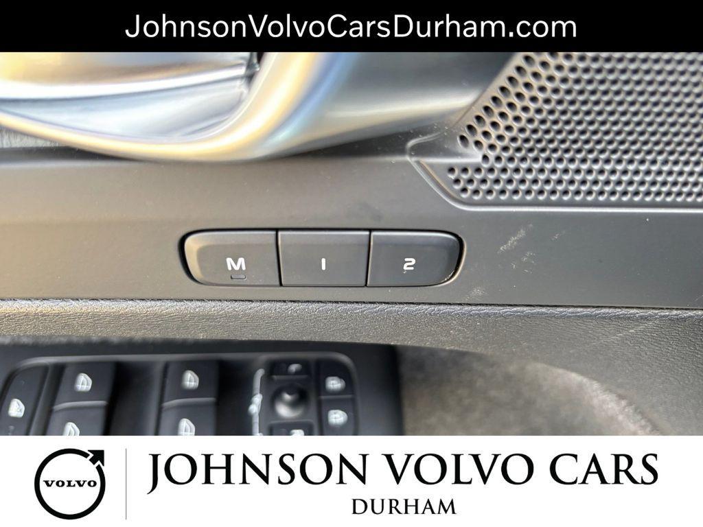 new 2025 Volvo XC40 car, priced at $34,984