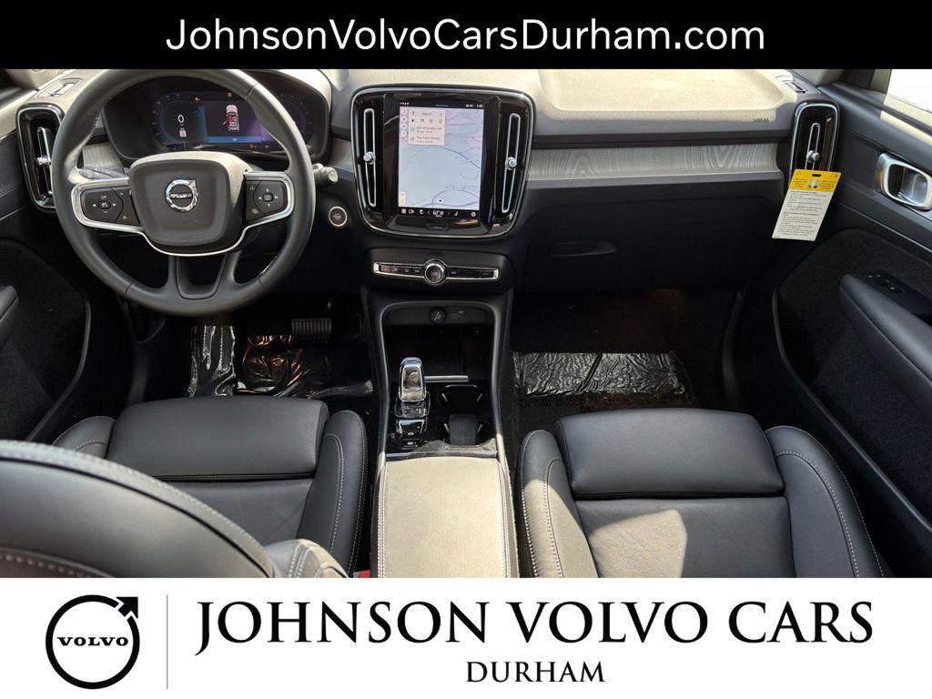 new 2025 Volvo XC40 car, priced at $34,984