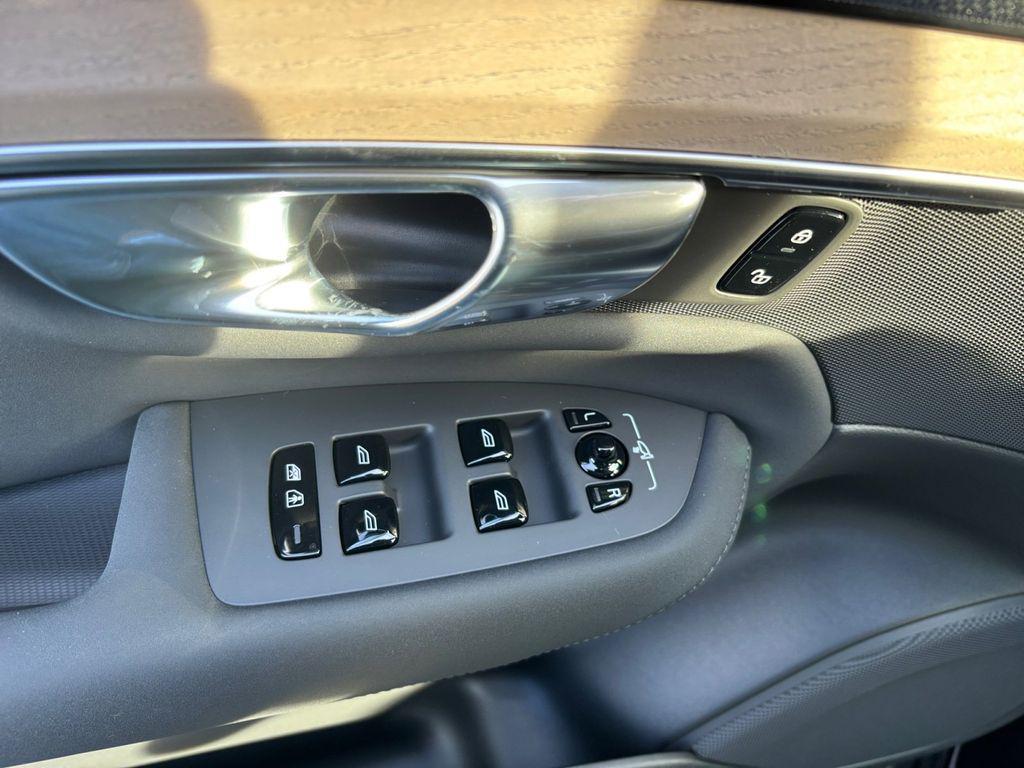 new 2026 Volvo XC90 car, priced at $69,325