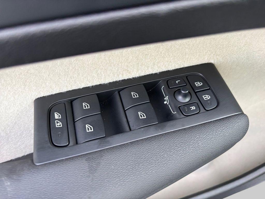 new 2025 Volvo XC40 car, priced at $51,565